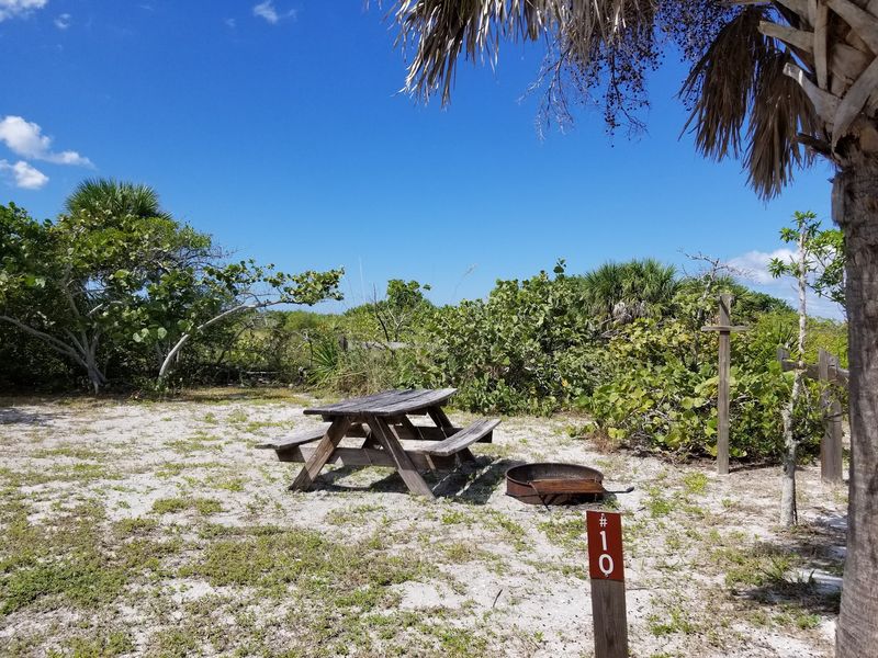 Rustic Comfort Keeps The Island Feeling Real