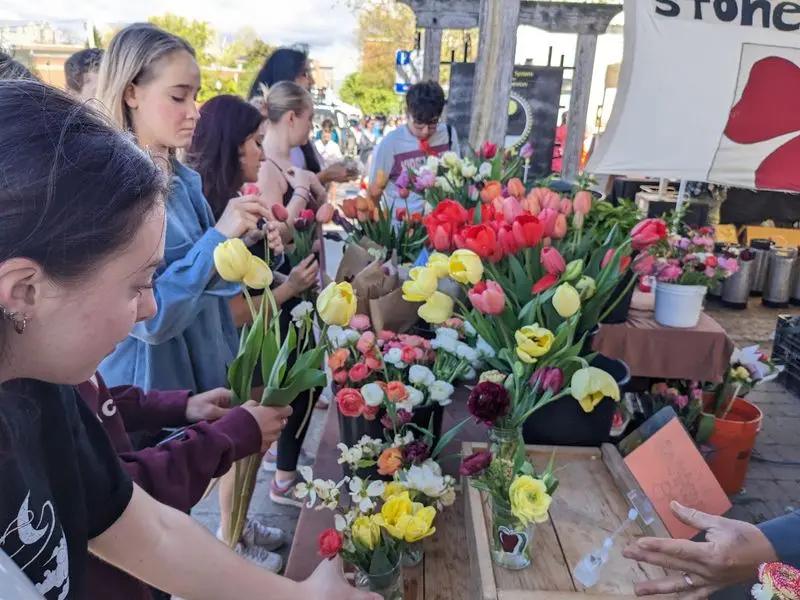 Blacksburg Farmers Market & Market Square Park - Blacksburg
