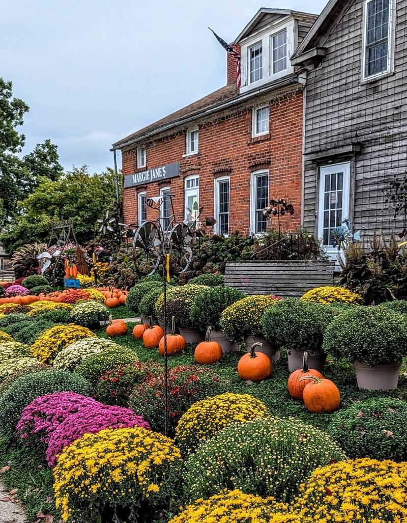 Seven Villages With Old-World Flavor - Amana Colonies, Iowa County