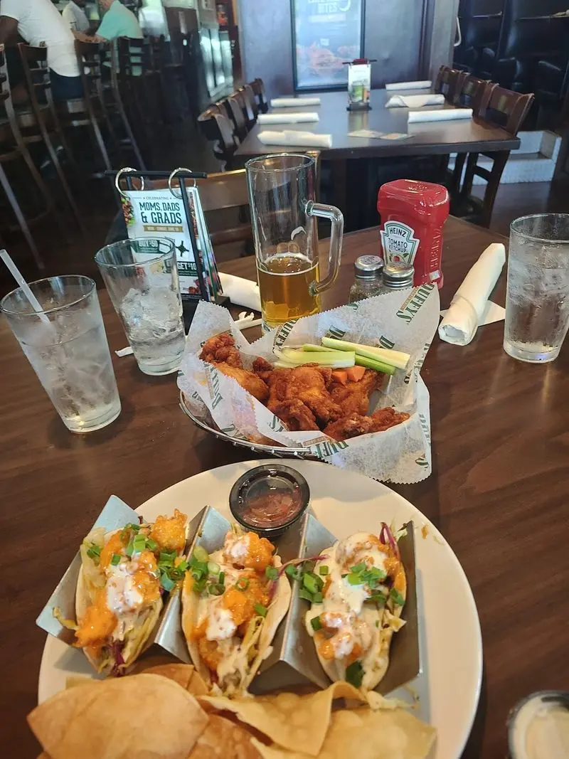 Duffy's Sports Grill in Lake Worth Beach, Palm Beach County