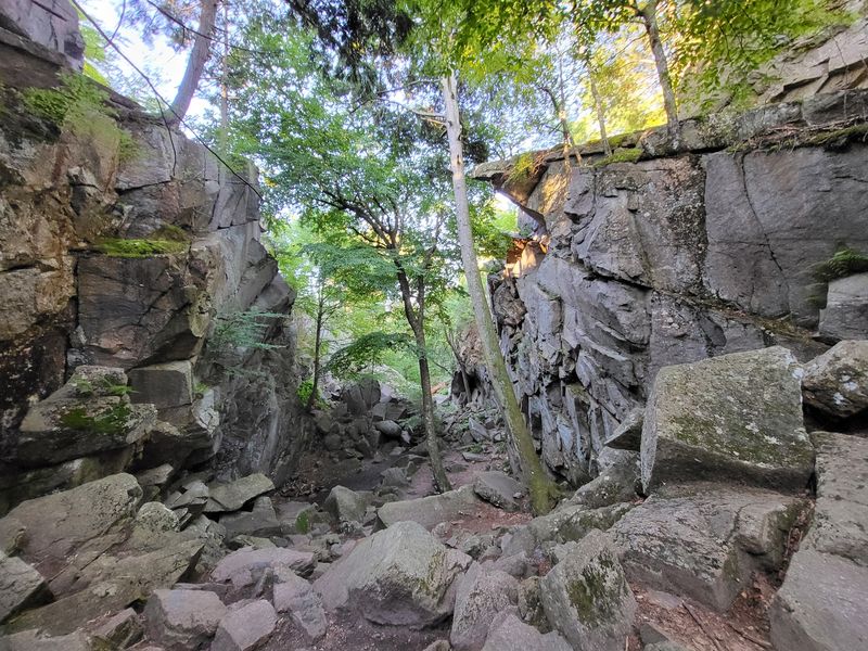 Purgatory Chasm Trails - Sutton