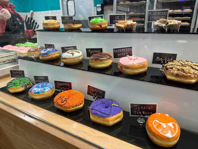 ICON Donuts & Sweetery - Cedar Falls