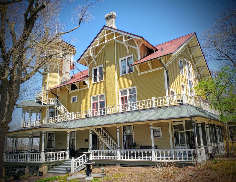 A House That Has Watched the Lake Since 1888