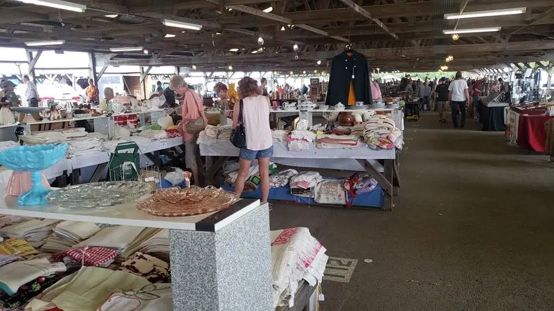 A Saturday Treasure Hunt With Hundreds of Booths