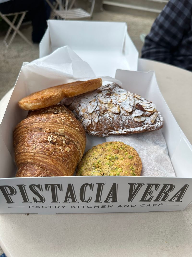 Pistacia Vera, Columbus, Franklin County, Macaron and Espresso