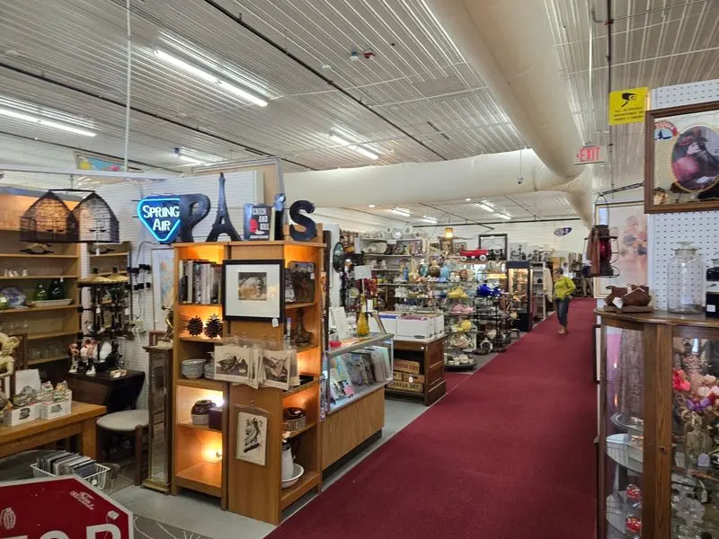 Independent Booths With Their Own Personalities