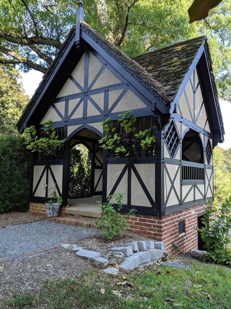 The House That Crossed an Ocean