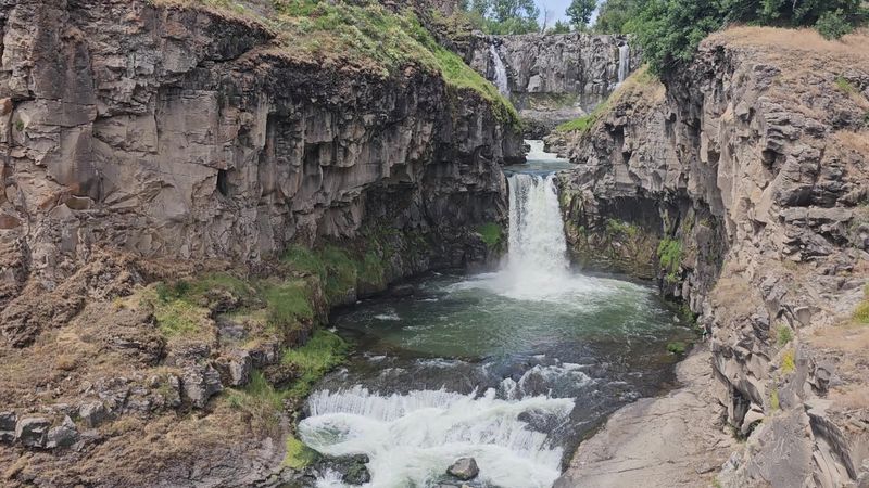 Ancient Lava Flows Built This Dramatic Drop