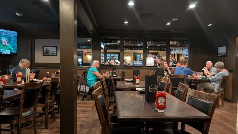 Tavern Energy Comes With a Choice of Pace