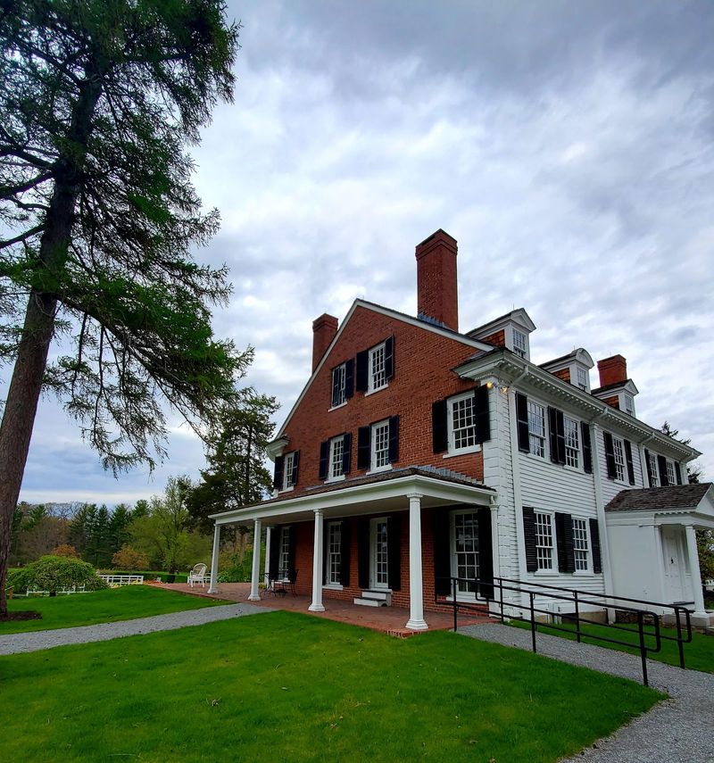 An Architect Gave Two Old Farmhouses A Glow-Up