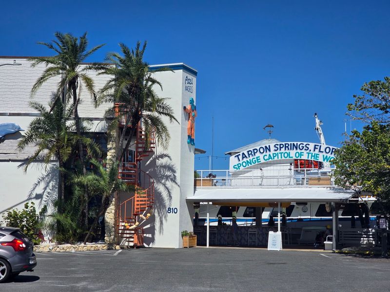 Turn Lunch Into A Full Day At The Sponge Docks