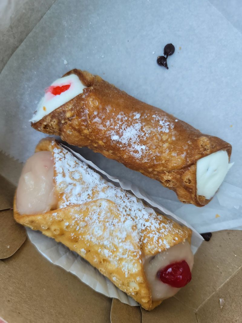 Cannoli That Steal The Spotlight Every Time