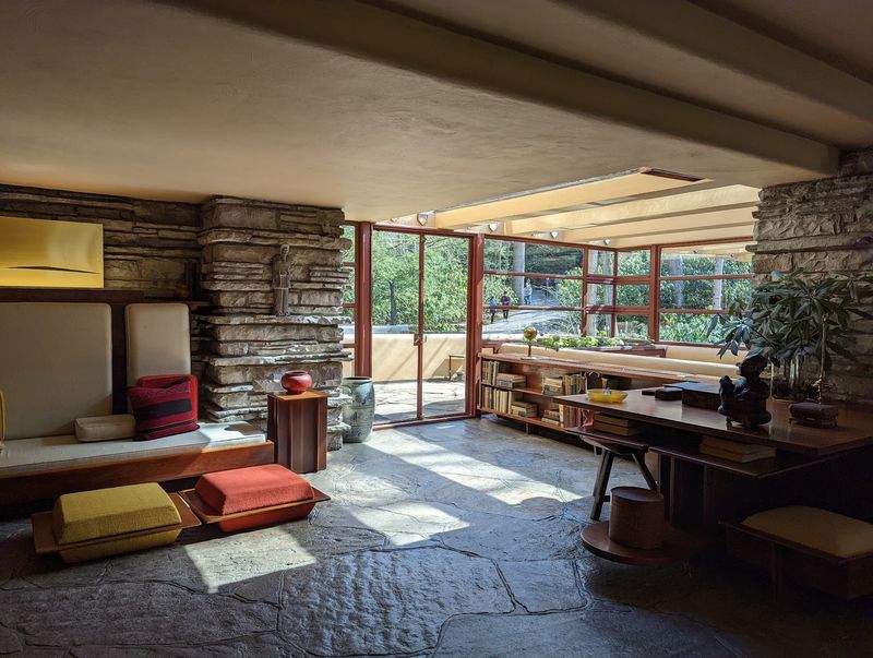 Glass Walls That Bring the Forest In