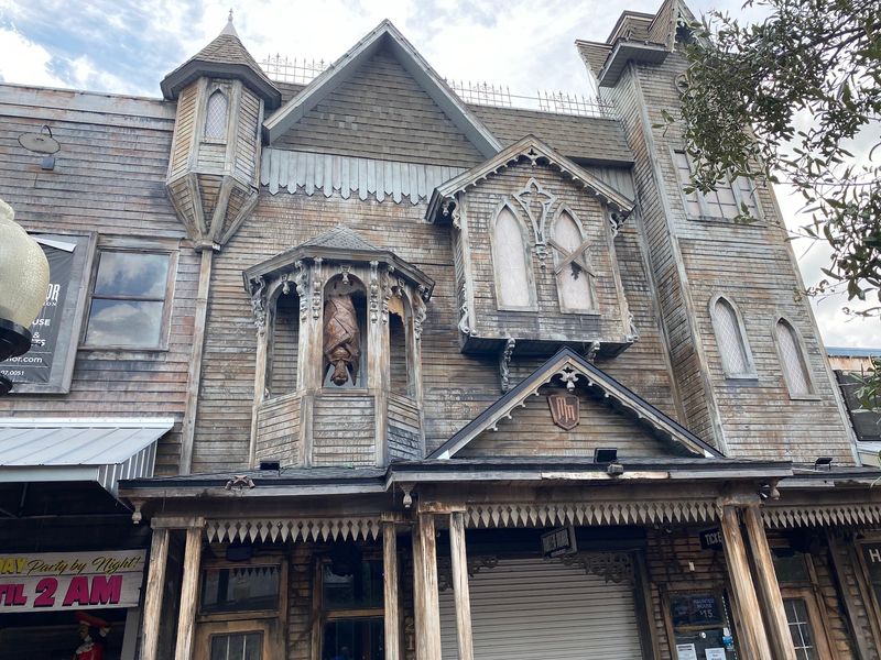 Mortem Manor Haunted Attraction