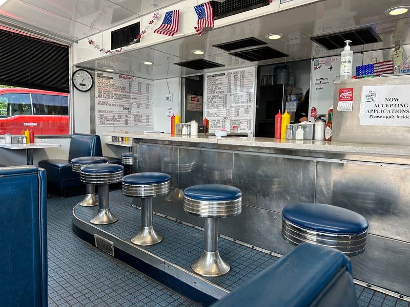 Front-Row Seats To The Flat-Top Show