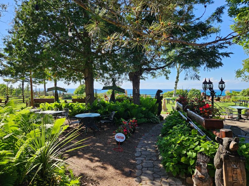 Garden Dining Adds a View to Every Bite