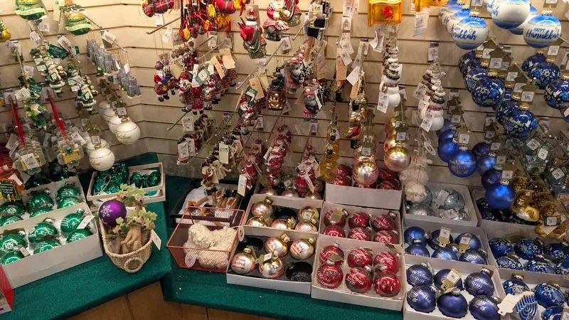 Good Luck Picking Just One Ornament From 8,000 Styles