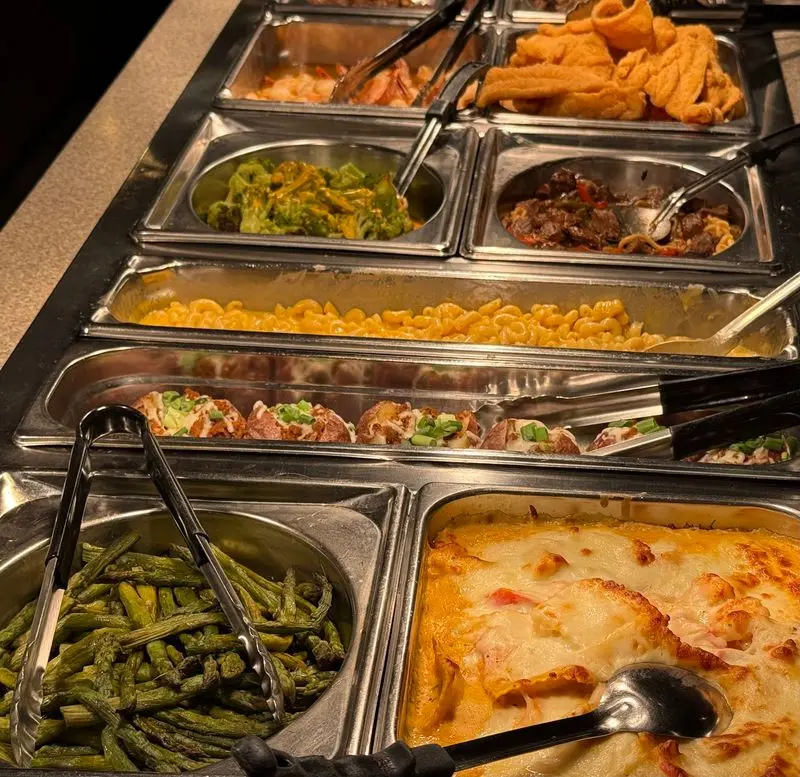 Old-Fashioned Buffet Dining The Way Grandma Would Approve