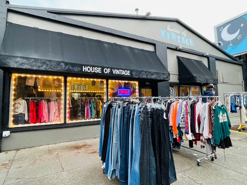 The Hawthorne Address That Puts You In Thrifting Territory