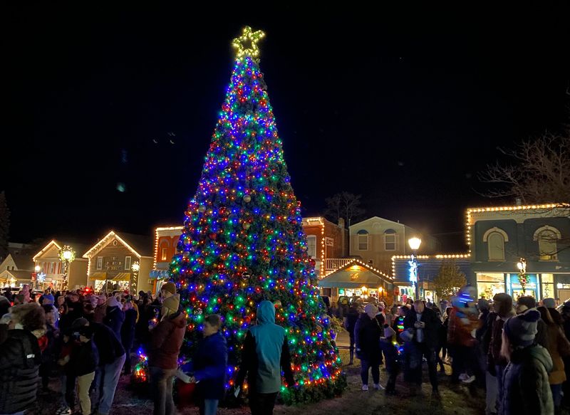 Seasonal Events Bring Neighbors Together