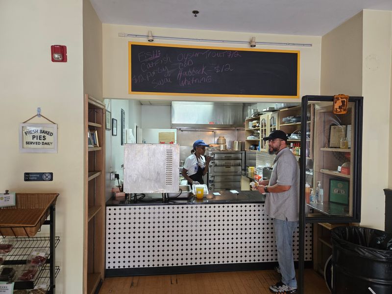 Meet Aunt Hocker&rsquo;s Fish Fry in Harrisburg