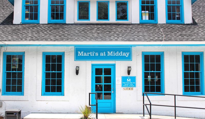 Marti's at Midday