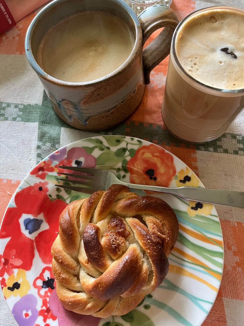 Cardamom Instead of the Usual at Manna Bakery