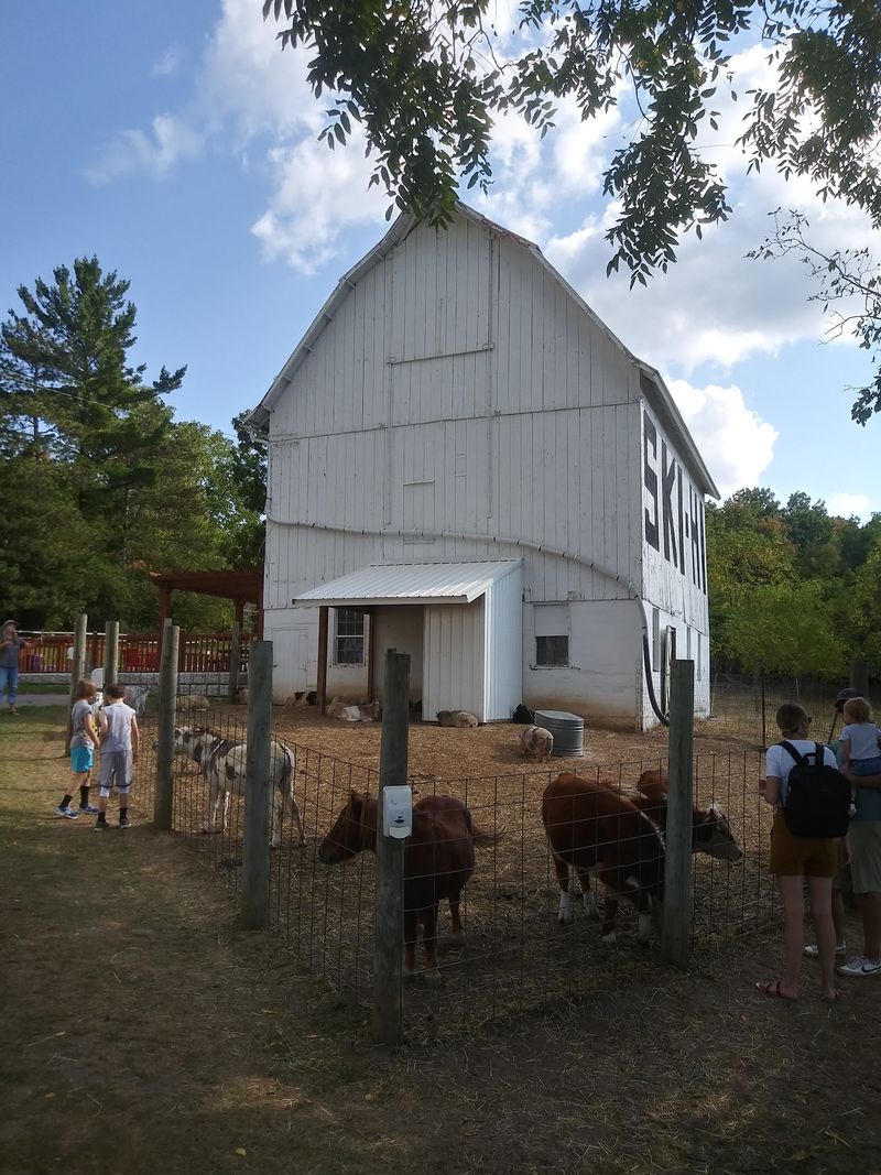 Ski-Hi Fruit Farm