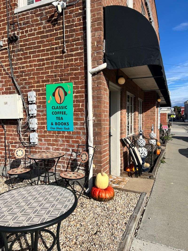 Classic Coffee, Tea and Books, Ashland