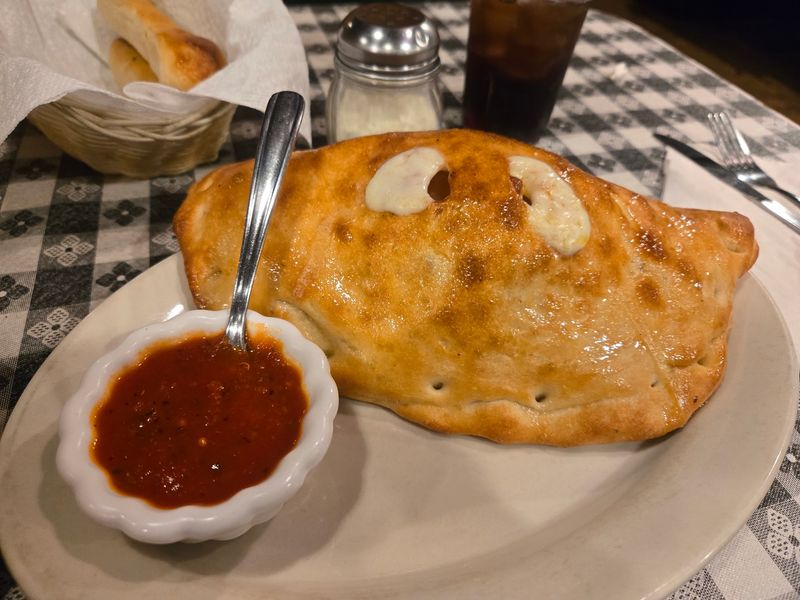 A Calzone Offers a Different Sauce Test