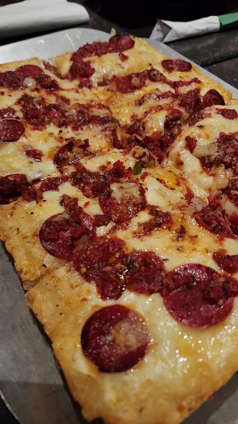 Order The Detroiter, Then Argue About The Super 6 Mile