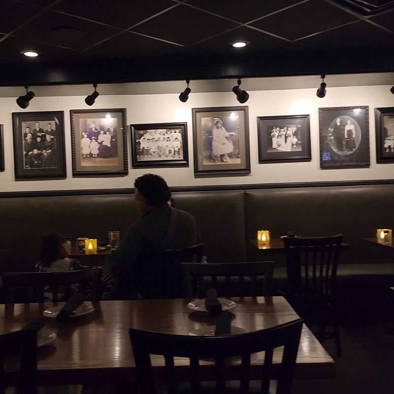 Low Lights, Sinatra Tunes, And An Old-School Glow