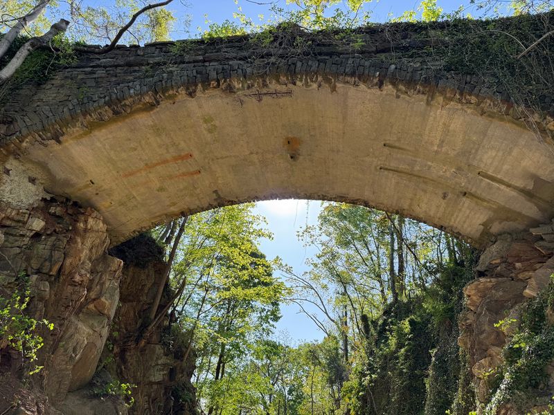 The Same Architect Linked To Biltmore Shaped These Stones