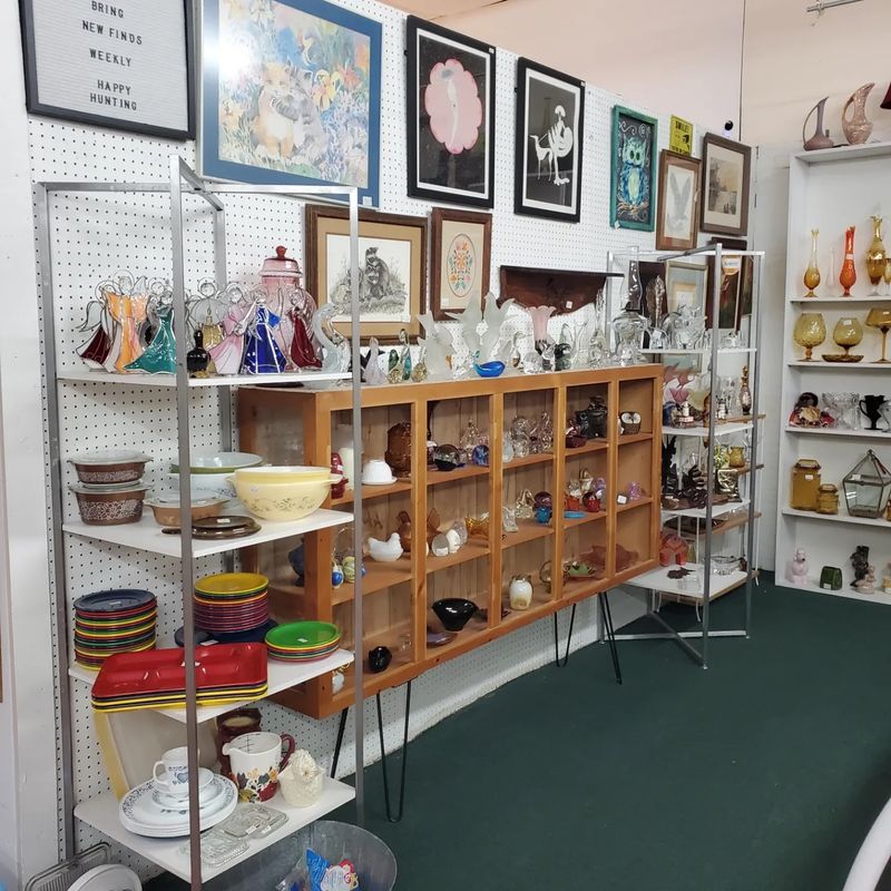Banana Splits In An Antique Mall? Yes, Really