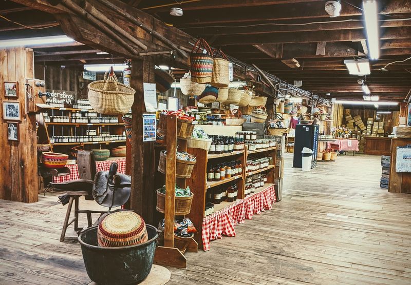 Saunders Brothers Farm Market, Piney River, VA