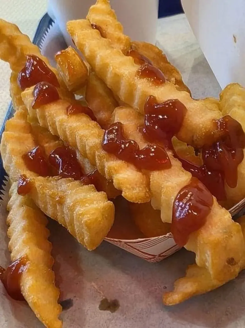 Crinkle Fries for a Familiar Lunch Pairing