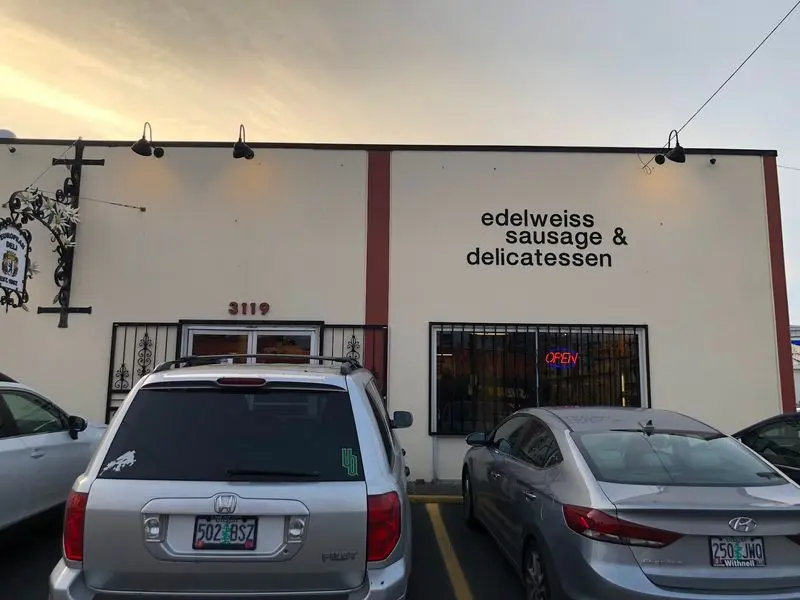 Hours, Parking, And The Closing Time You Should Take Seriously