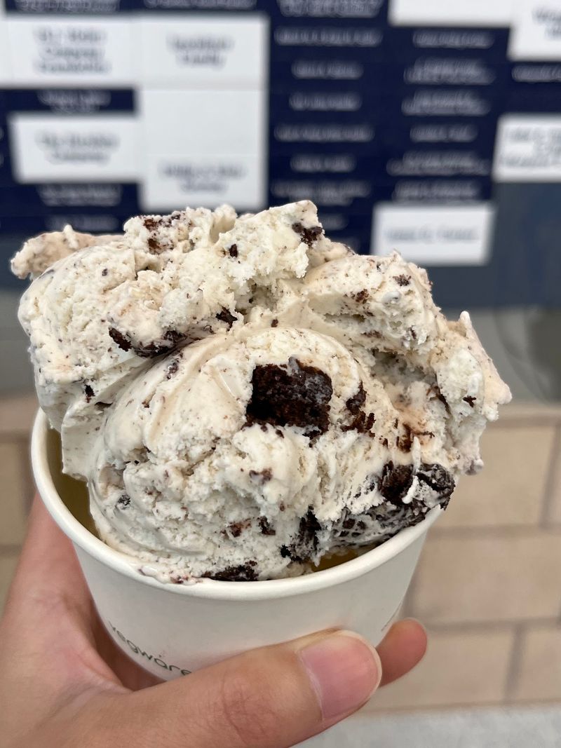 A Scoop That Brings Alumni Back