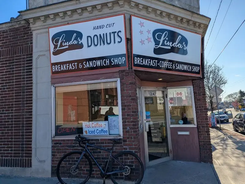 Linda's Donuts