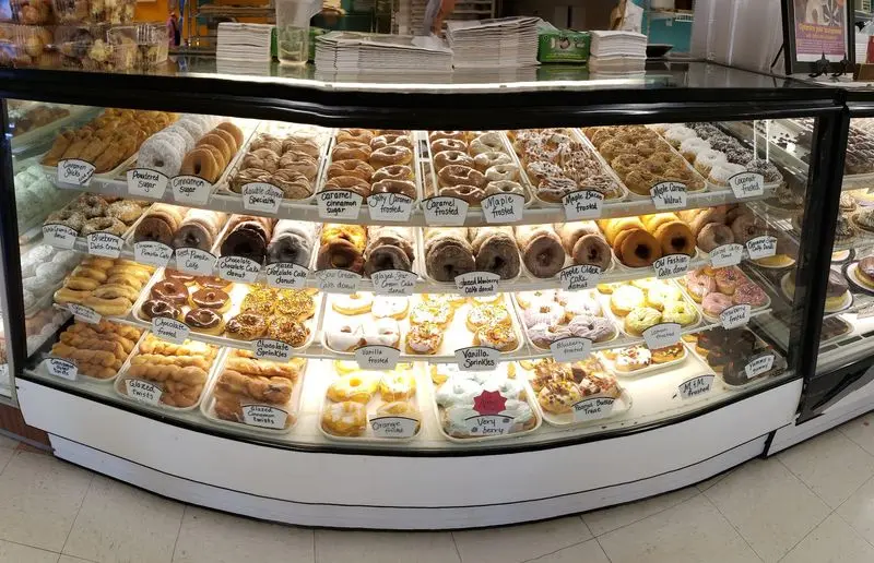 Follow the Cinnamon Craving to A & R Bakery in Middletown