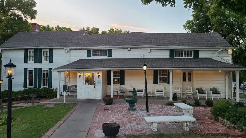 A Farmhouse Supper Spot On The Northland Edge Of Kansas City