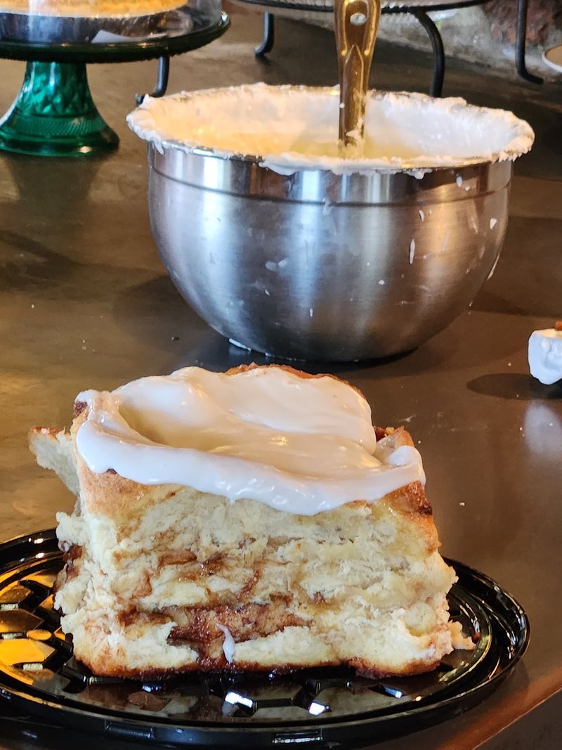 The Plate-Sized Cinnamon Roll Everyone Comes For