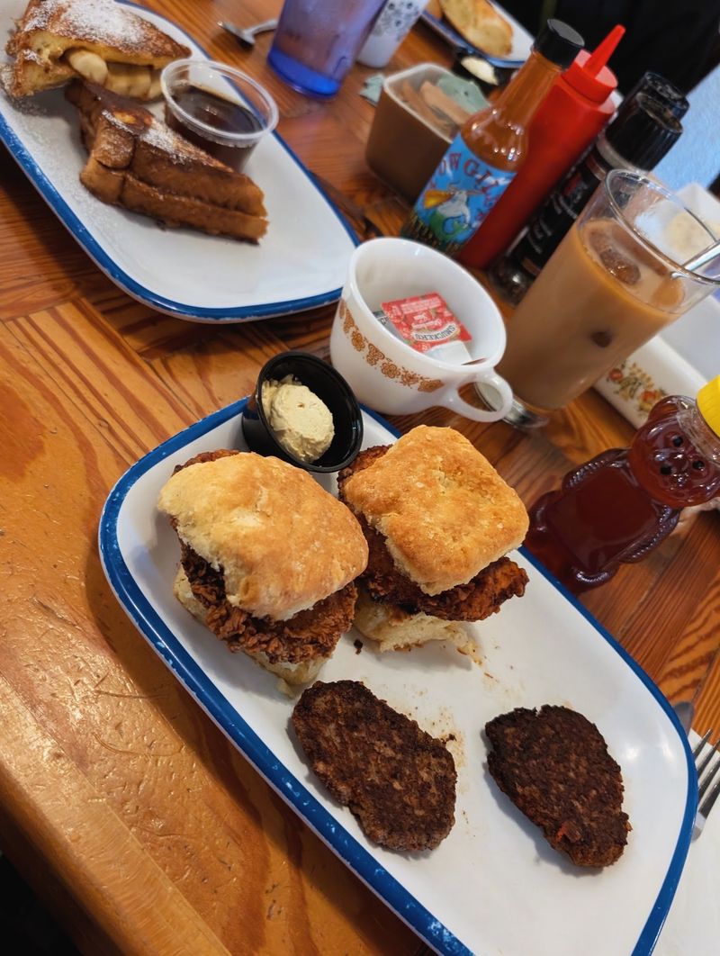 The Blue Hen Caf&eacute;