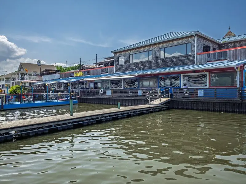 A Seafood Stop Worth Planning Around