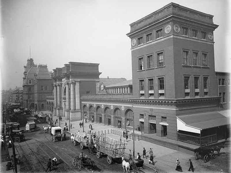 Meet The Neighbors Who Made The Old West End Hum