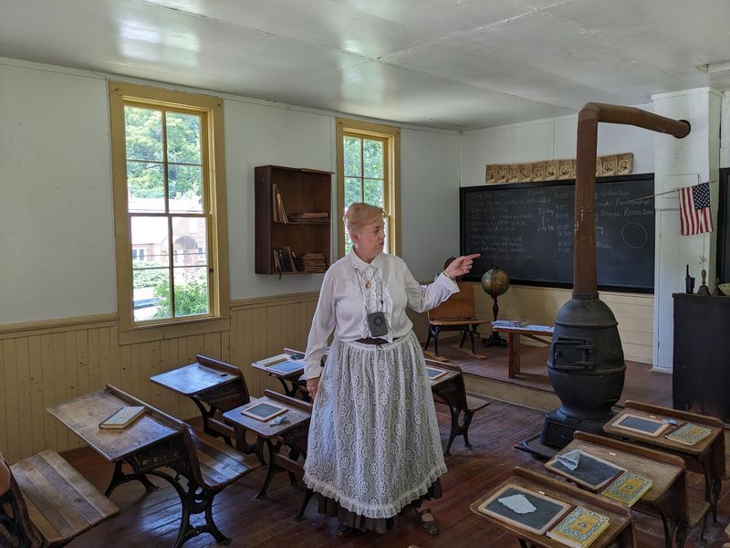 Costumed Guides Turn Old Rooms Into Living Stories