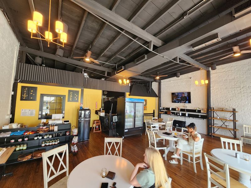 Suga's Cheese Shoppe & Cafe