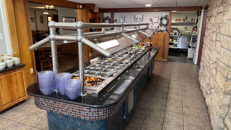 The Salad Bar With A Surprising Fan Club