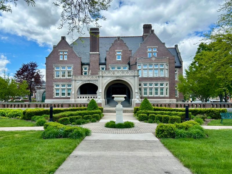 Oshkosh Public Museum, Oshkosh, WI
