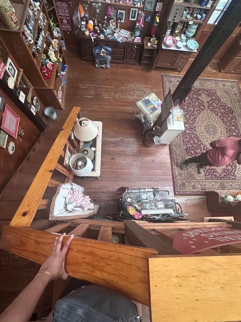 A Country Store Rewards a Little Wandering